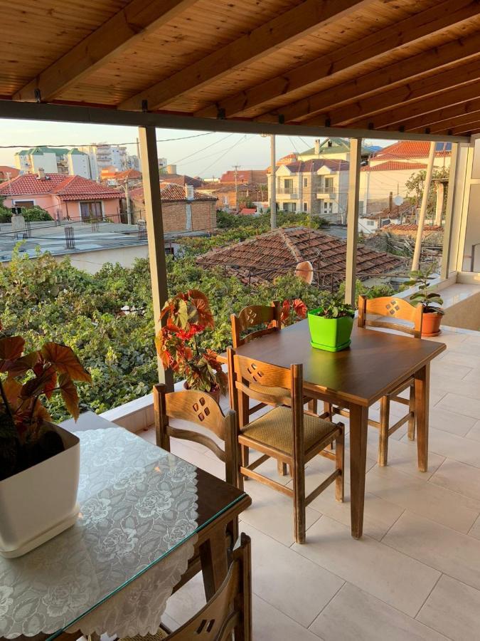 Vila Qyteza Korce Esterno foto