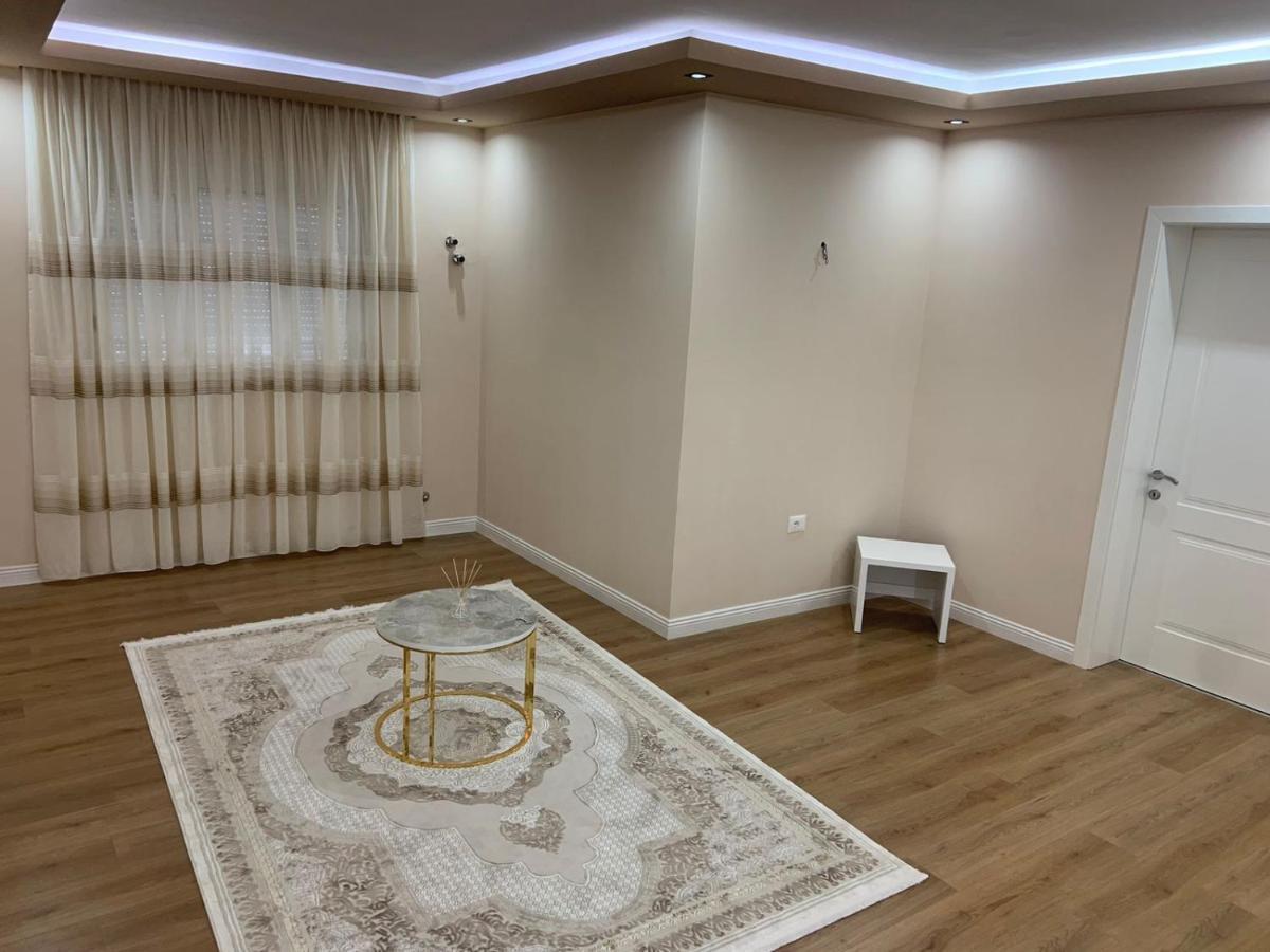 Vila Qyteza Korce Esterno foto